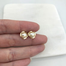 Load image into Gallery viewer, 18K Gold Layered Pearl in Gold Lines Stud Earrings 21.0055/92
