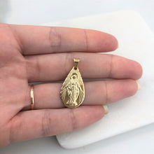 Load image into Gallery viewer, 18K Gold Layered Charm 31.0216
